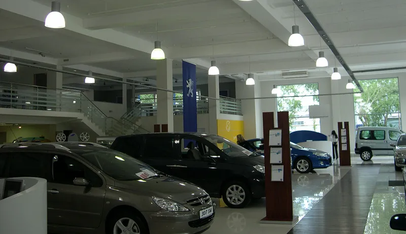Автосалон "Peugeot"